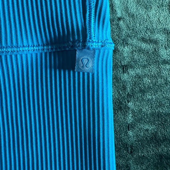 Lululemon Power Pivot Ribbed Tank - Picture 4 of 6